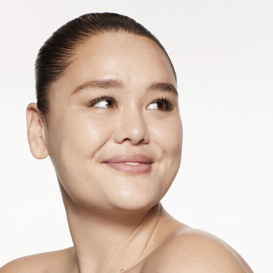 REVITALESSENCE Base l�quida Skin Glow250